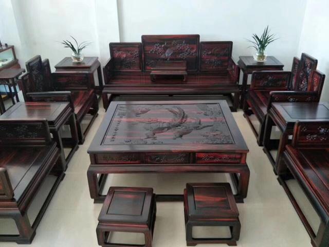 大紅酸枝紅木家具價(jià)格高不可攀